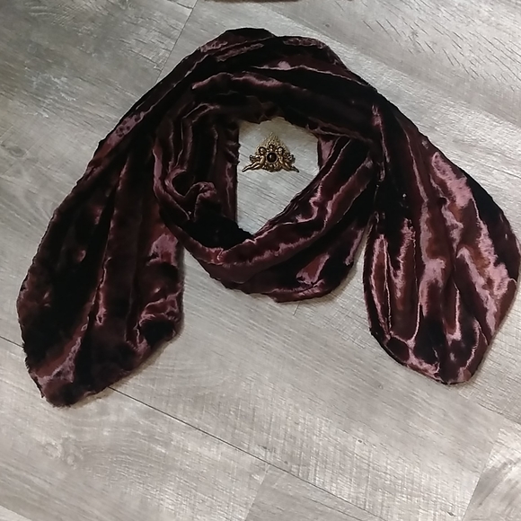 Vintage velvet hat and scarf set - Picture 10 of 11